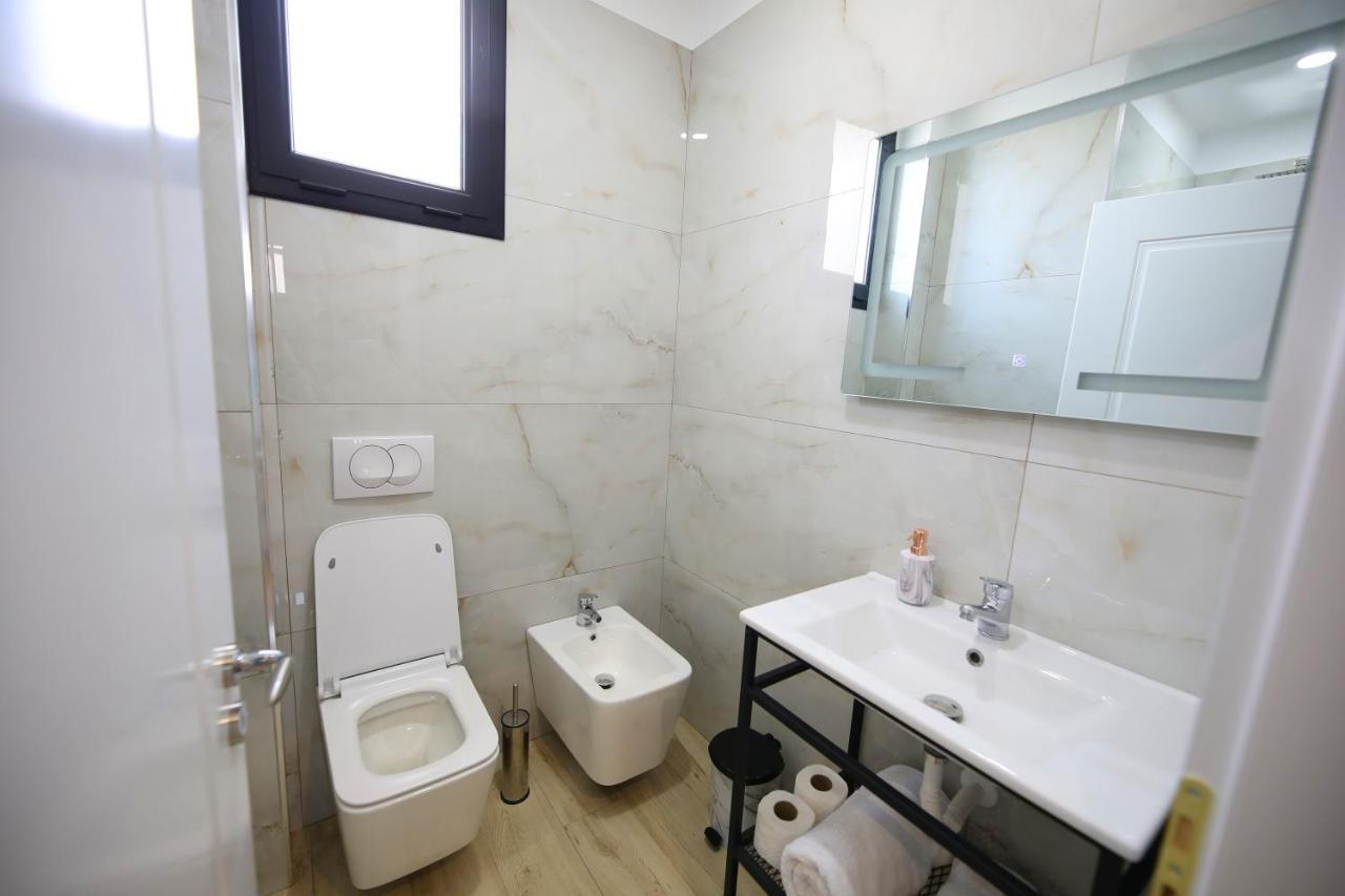 Ulcas Guest Huse Acomodação com café da manhã Vlorë Exterior foto