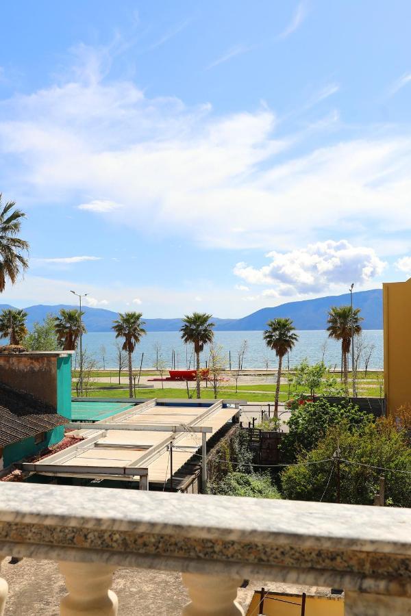Ulcas Guest Huse Acomodação com café da manhã Vlorë Exterior foto