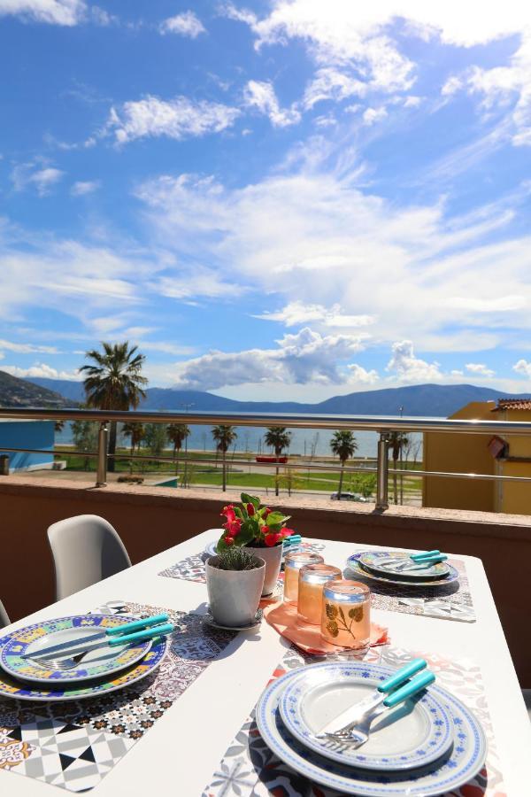 Ulcas Guest Huse Acomodação com café da manhã Vlorë Exterior foto
